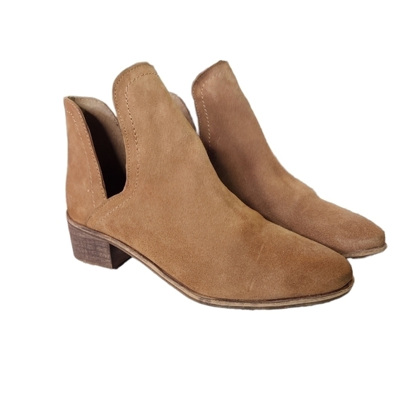 Coconuts by Matisse Pronto Booties in Saddle - Picture 2 of 4